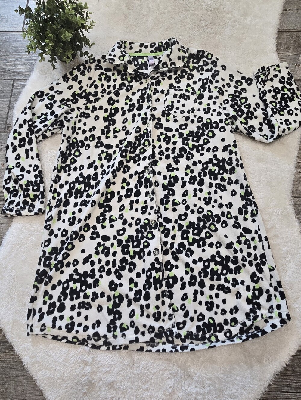 HUE Black & White Leopard Print Button-Down Cozy Fleece Sleep Shirt, Size XL